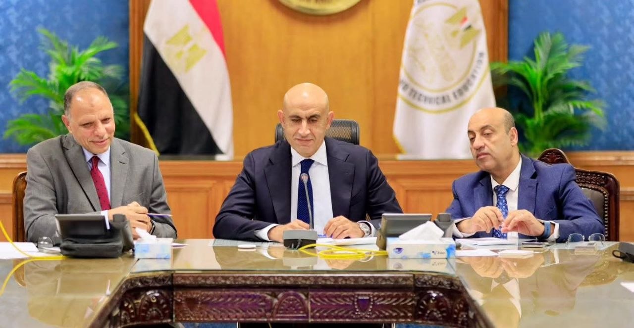 في ثاني أيام المارثون.. وزير التربية والتعليم يتابع سير امتحانات الثانوية العامة من غرفة العمليات المركزية ويوجه بالانضباط الحاسم وتطبيق تكافؤ الفرص